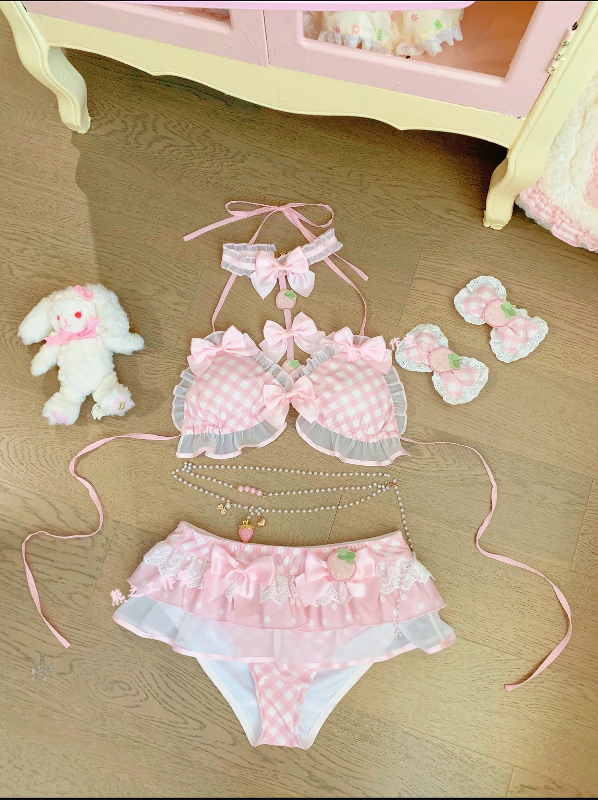 “Kids’ bikini”